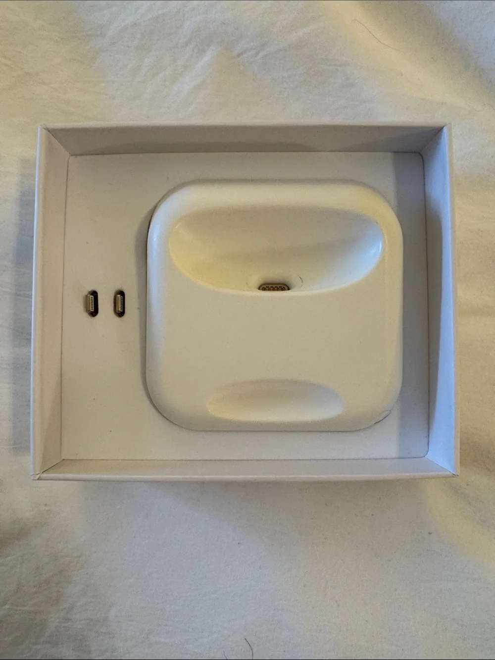 Apple AirPod Max + Apple Max Charging Stand